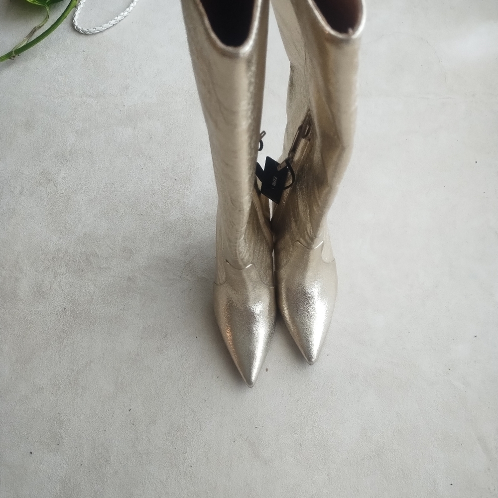 Elegant Express Gold Knee-High Boots 6.5 New - Picture 4 of 6